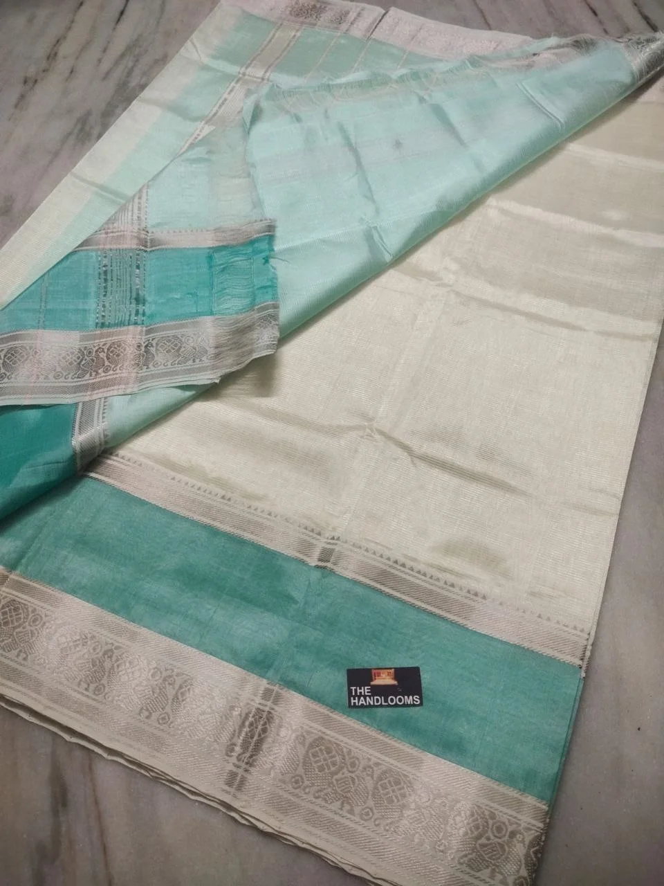 Golden Daffodils Bloom Silver Zari Mangalagiri Pure Handloom Cotton Saree